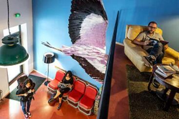 هتل Hostel Vertigo Vieux Port