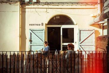 هتل Hostel Vertigo Vieux Port