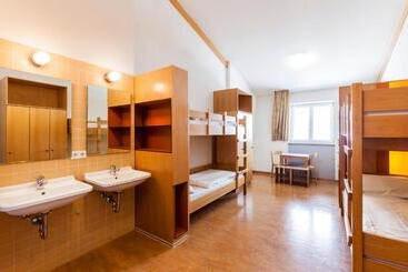 Jugendherberge Garmisch Partenkirchen   Membership Required!