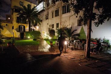 La Controra Hostel Naples