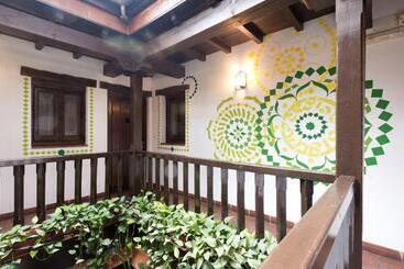 Oasis Backpackers  Hostel Granada