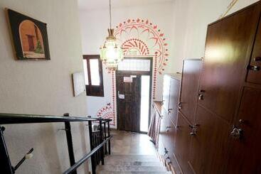 Oasis Backpackers  Hostel Granada