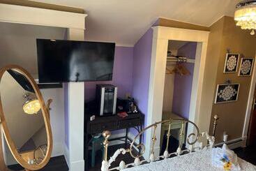 تختخواب و صبحانه The Abriendo Inn