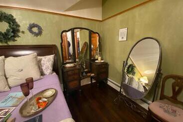 تختخواب و صبحانه The Abriendo Inn