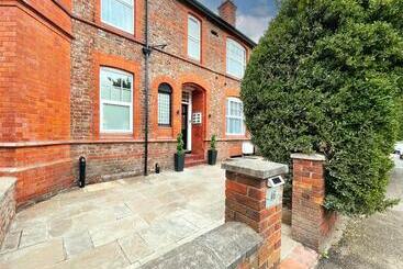 پانسیون 46 Ashfield Rd, Altrincham