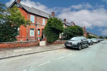 پانسیون 46 Ashfield Rd, Altrincham
