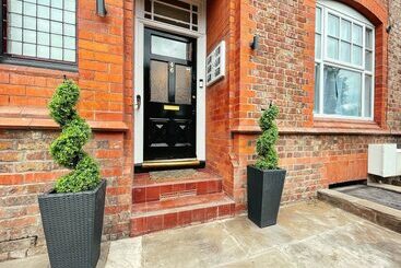 پانسیون 46 Ashfield Rd, Altrincham