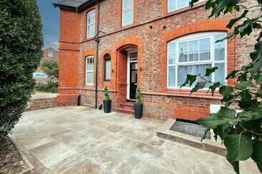 پانسیون 46 Ashfield Rd, Altrincham