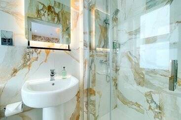 پانسیون 46 Ashfield Rd, Altrincham