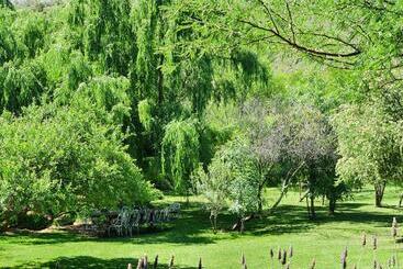 Пансион De Cango Farm