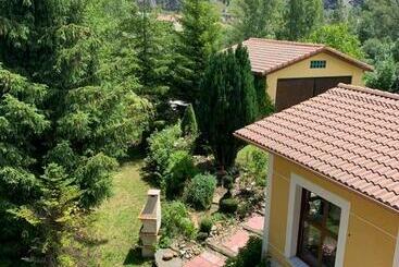 پانسیون Hostel Arenos