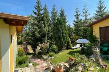 پانسیون Hostel Arenos
