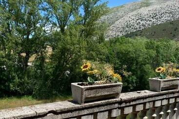 پانسیون Hostel Arenos