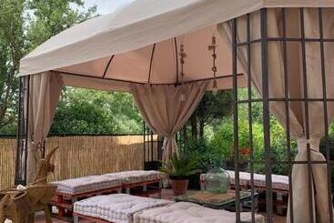 پانسیون Hostel Arenos