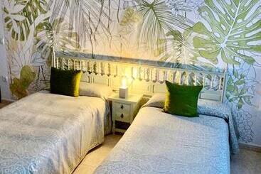 پانسیون Hostel Arenos