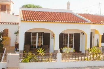 پانسیون Lemontree Eco Surfhouse