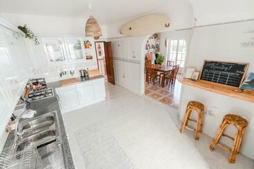 پانسیون Lemontree Eco Surfhouse
