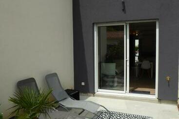 پانسیون Studiocaroline44, 2 Studios Entre La Ville Et La Mer, Parking, Cuisine, Moins De 15min De L Aéroport