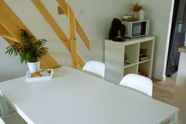 پانسیون Studiocaroline44, 2 Studios Entre La Ville Et La Mer, Parking, Cuisine, Moins De 15min De L Aéroport