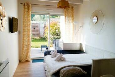 پانسیون Studiocaroline44, 2 Studios Entre La Ville Et La Mer, Parking, Cuisine, Moins De 15min De L Aéroport