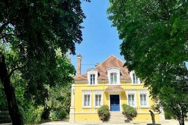 تختخواب و صبحانه Maison D Hôtes Au Cœur Des Lacs