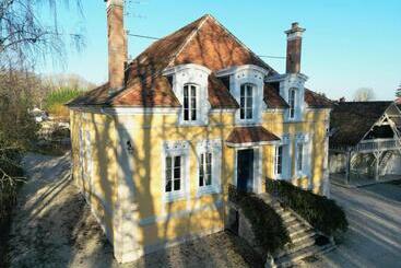 تختخواب و صبحانه Maison D Hôtes Au Cœur Des Lacs