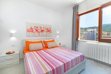 تختخواب و صبحانه Estate4home   Sofia Flora