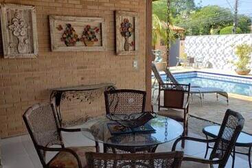 پانسیون Suítes Verano Ubatuba   Bairro Itaguá   Com Piscina