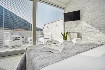 Porta Del Golfo Apartments & Suites