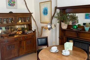 Art House B & B