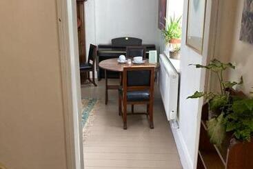Art House B & B