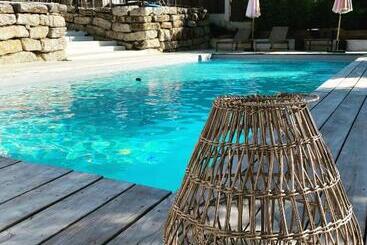 تختخواب و صبحانه Le Cabanon De Val