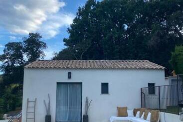 تختخواب و صبحانه Le Cabanon De Val