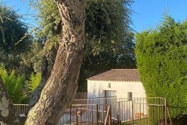 تختخواب و صبحانه Le Cabanon De Val