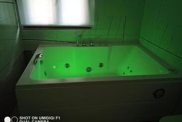 تختخواب و صبحانه Le Piante Di Casa Samar