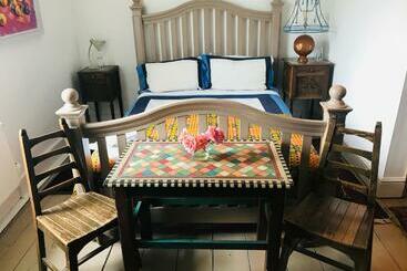 Art House B & B