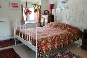 Art House B & B