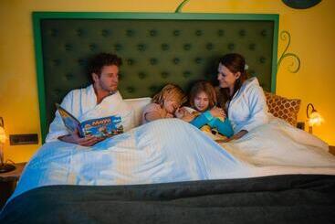 هتل Plopsaland Theater