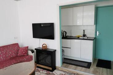 تختخواب و صبحانه Studio Huzur