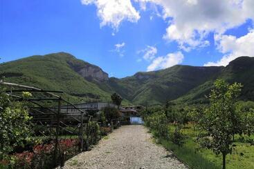 تختخواب و صبحانه Terra E Cielo