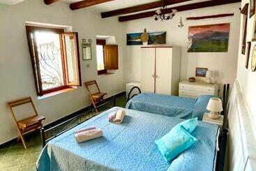 پانسیون Ginepro Room   Sapposentu Posada