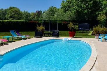 بنسيون Suite Parentale Du Relais De Drugy