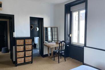 تختخواب و صبحانه Chambre Spacieuse Dans Maison Renovee