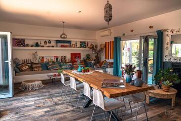تختخواب و صبحانه Seeds Of Silence Boutique Hotel & Retreat Center Near Olhao