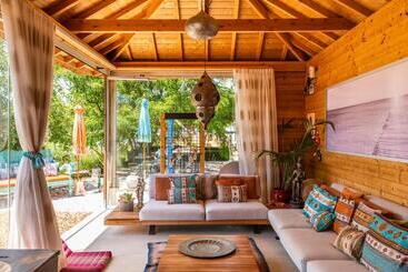 تختخواب و صبحانه Seeds Of Silence Boutique Hotel & Retreat Center Near Olhao
