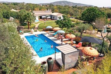 تختخواب و صبحانه Seeds Of Silence Boutique Hotel & Retreat Center Near Olhao