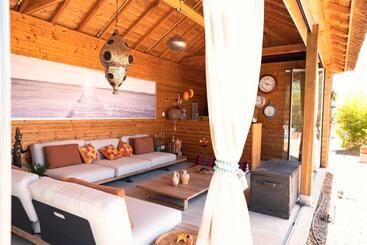 تختخواب و صبحانه Seeds Of Silence Boutique Hotel & Retreat Center Near Olhao