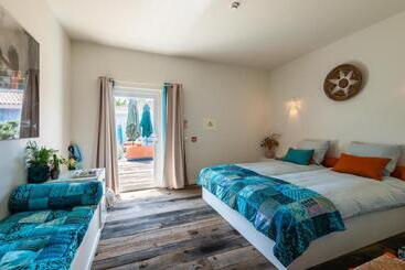 تختخواب و صبحانه Seeds Of Silence Boutique Hotel & Retreat Center Near Olhao