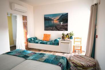 تختخواب و صبحانه Seeds Of Silence Boutique Hotel & Retreat Center Near Olhao