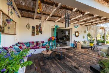 تختخواب و صبحانه Seeds Of Silence Boutique Hotel & Retreat Center Near Olhao